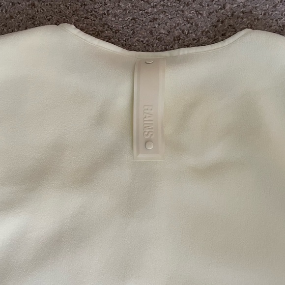 NWT Rains unisex fleece jacket. 2 side pockets and one front pocket. Size XL - Picture 9 of 10